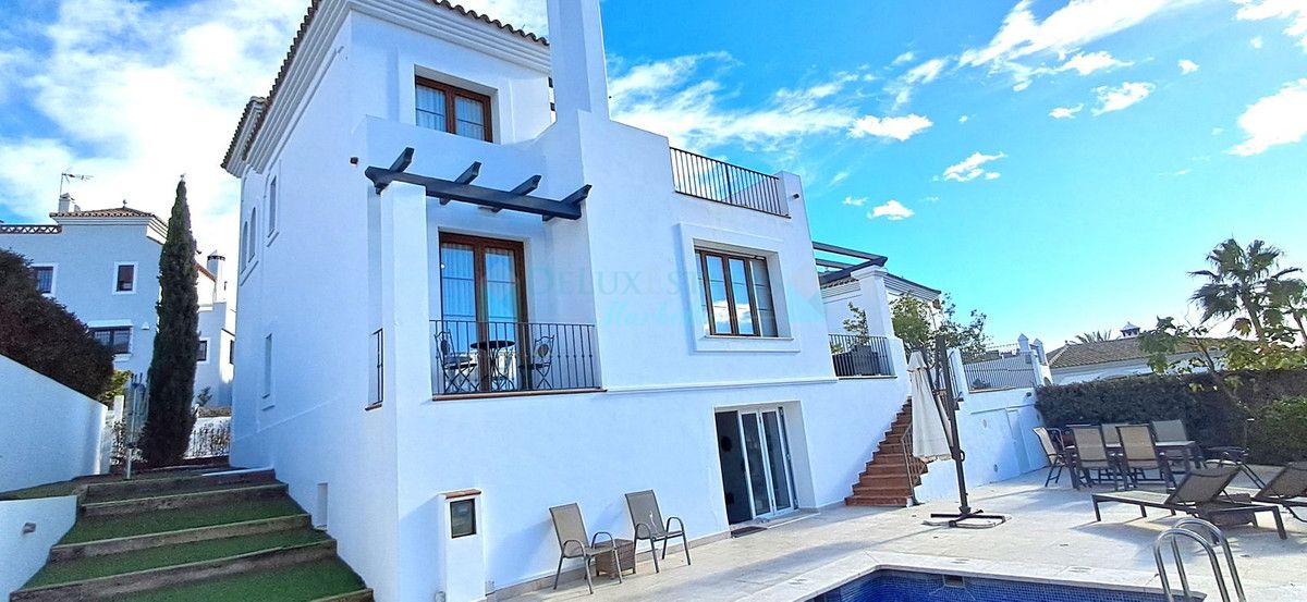 Villa for sale in New Golden Mile, Estepona