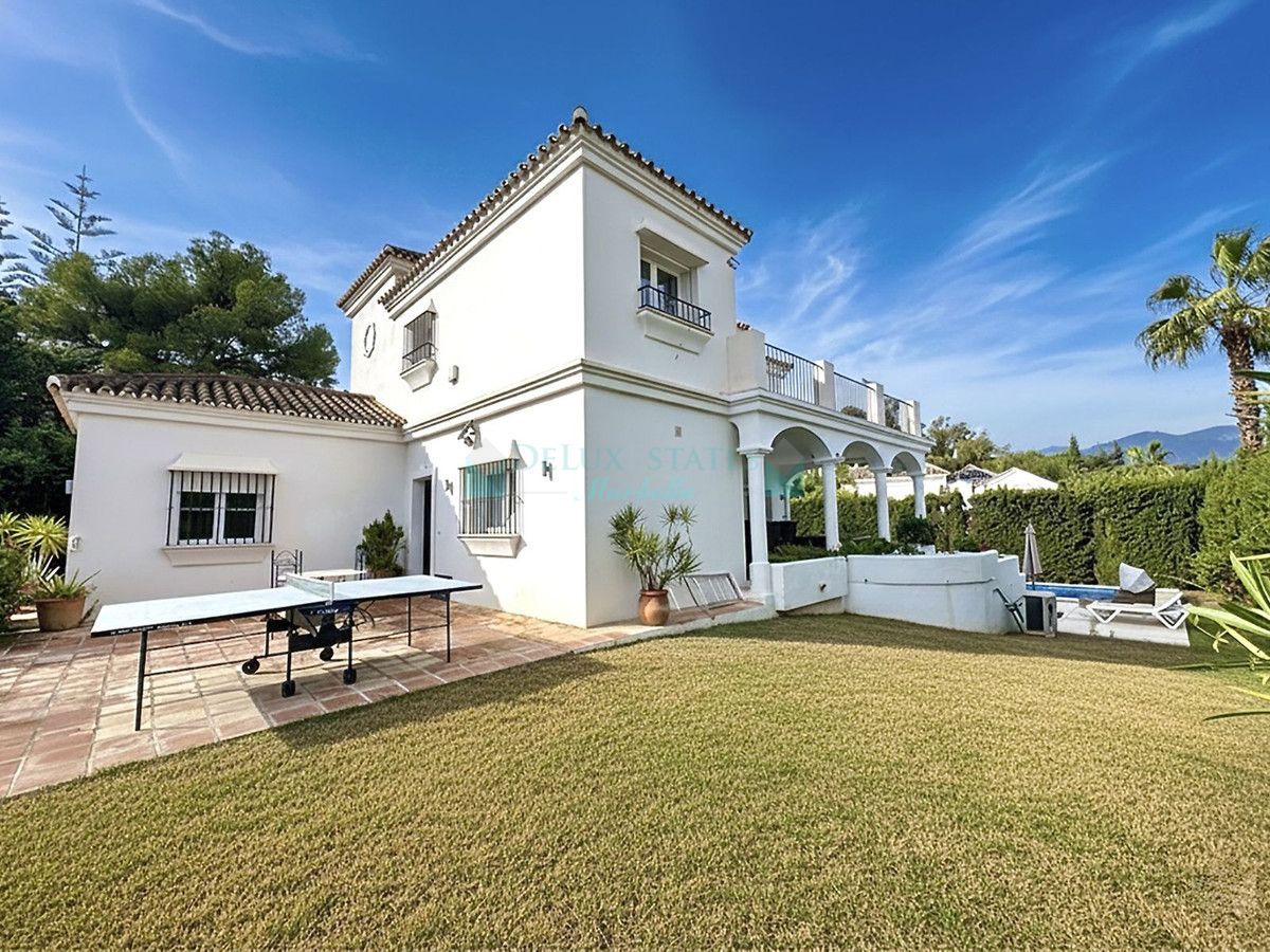Villa en venta en Nueva Andalucia