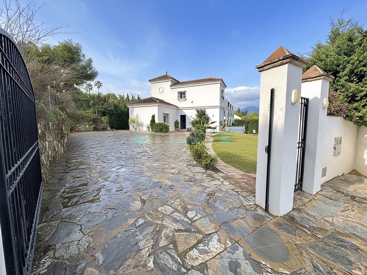 Villa en venta en Nueva Andalucia