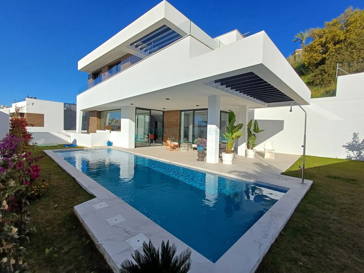 Villa en venta en Estepona