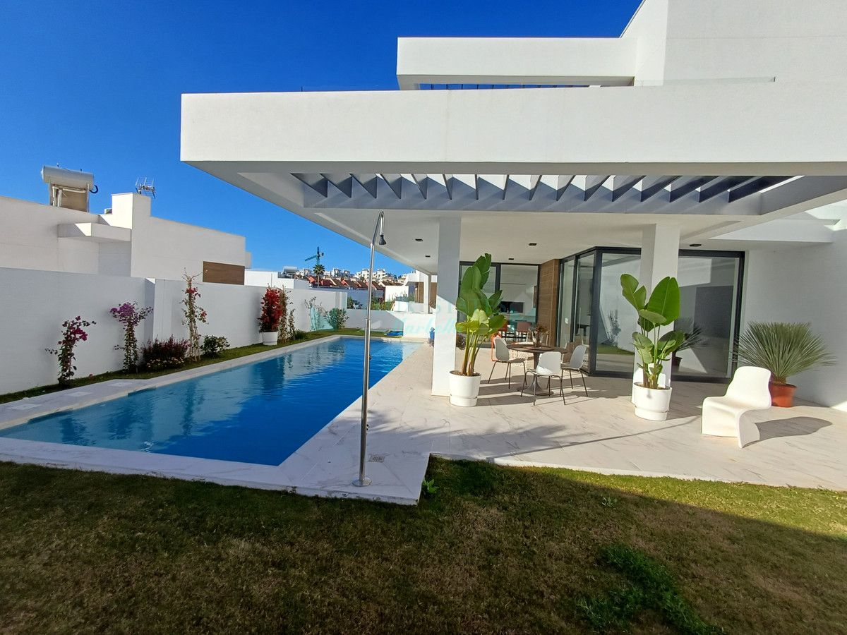 Villa en venta en Estepona