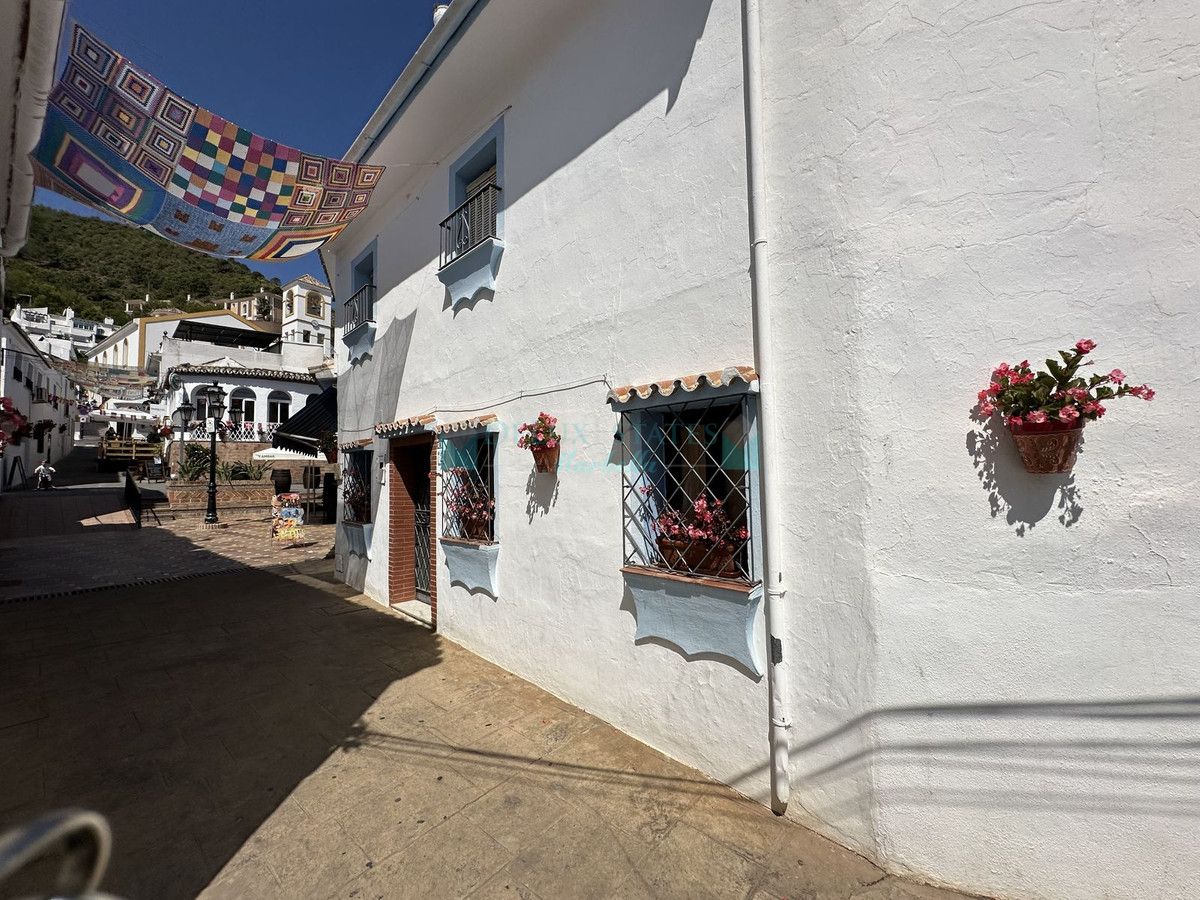 Town House for sale in Benahavis
