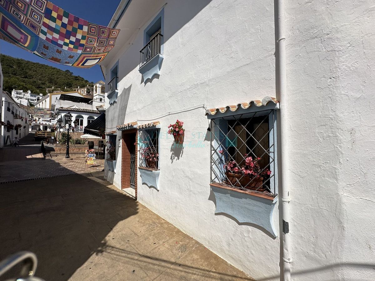 Town House for sale in Benahavis