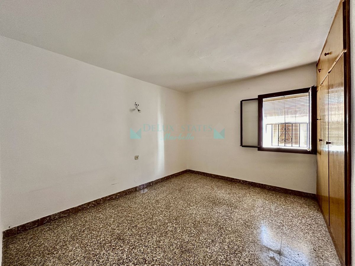 Town House for sale in Benahavis