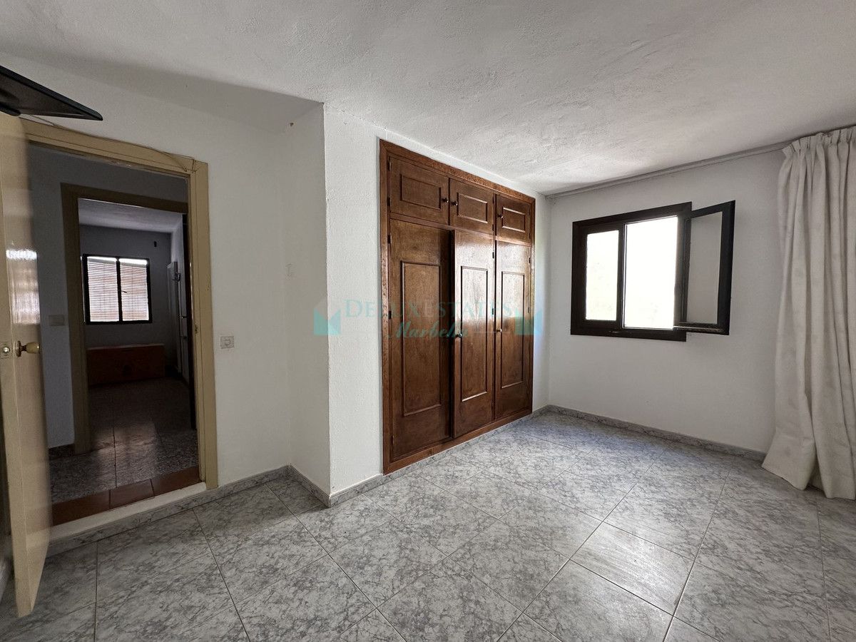 Town House for sale in Benahavis