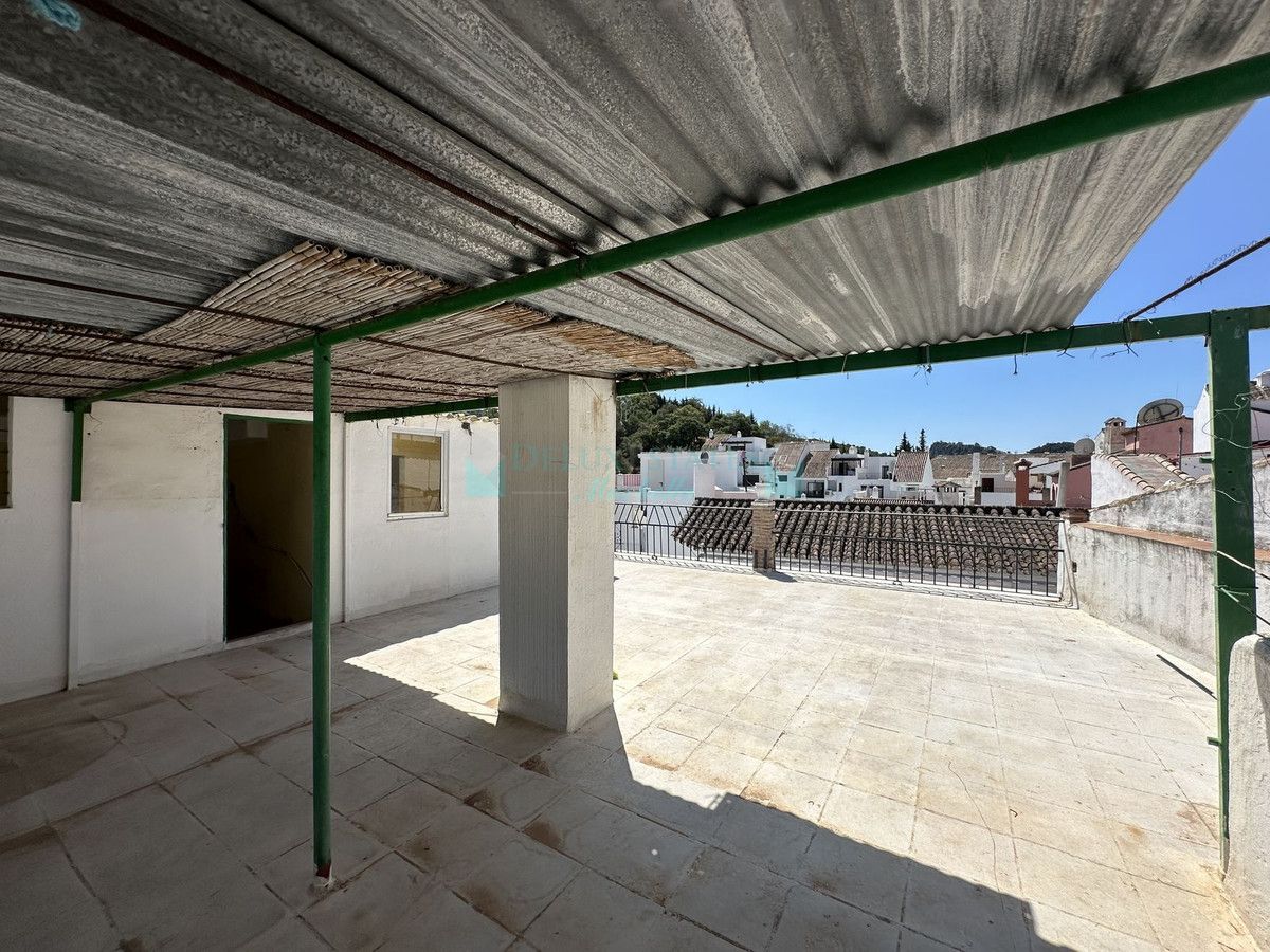 Town House for sale in Benahavis