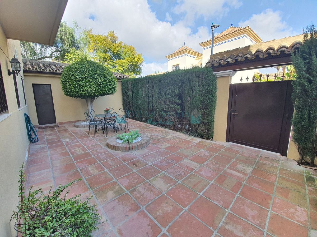 Town House for rent in Nueva Andalucia