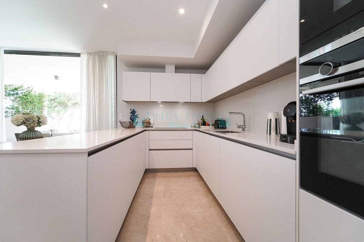 Ground Floor Apartment for rent in Cabopino, Marbella East