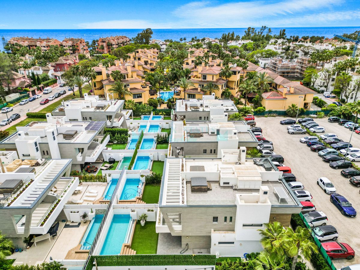 Villa Pareada en venta en Marbella - Puerto Banus