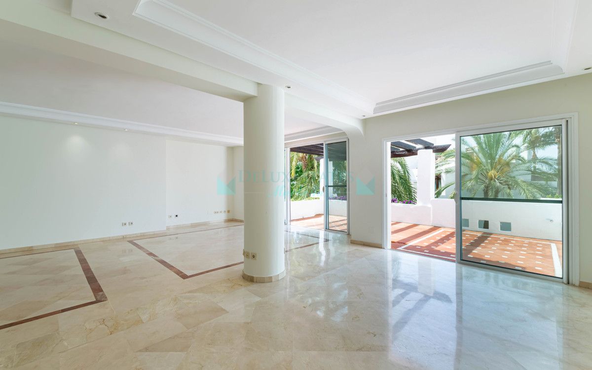 Penthouse for sale in Marbella - Puerto Banus