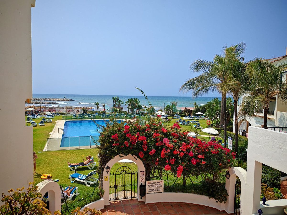 Ground Floor Apartment for rent in Cabopino, Marbella East