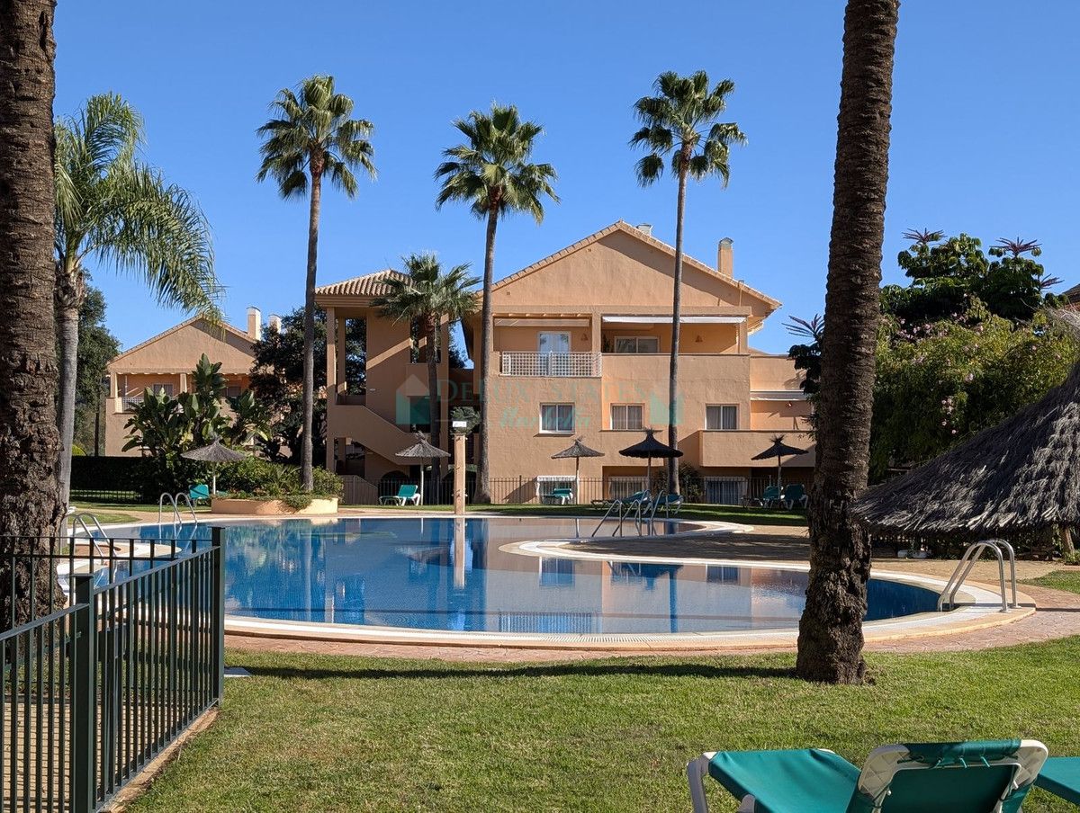 Apartamento en venta en Elviria, Marbella Este
