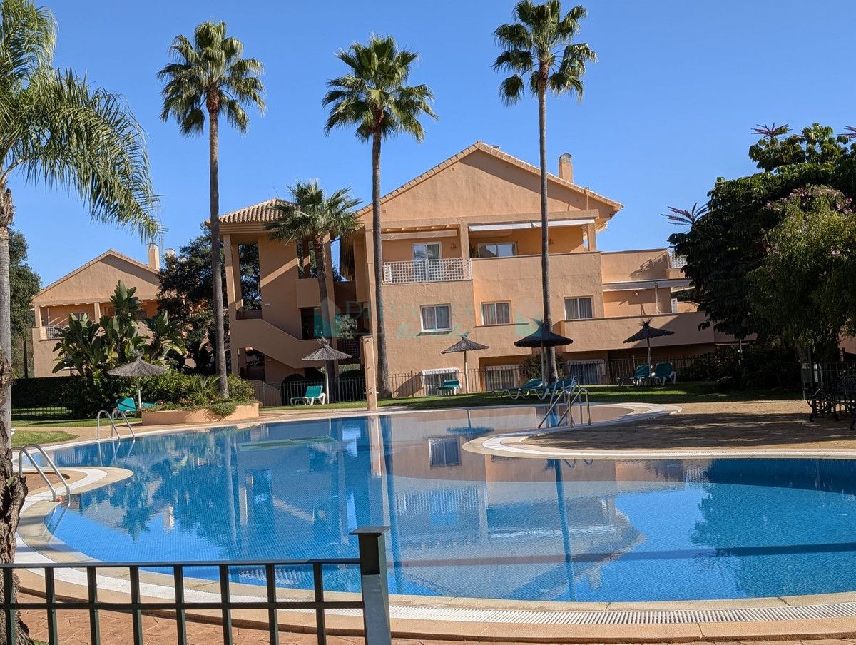 Apartamento en venta en Elviria, Marbella Este