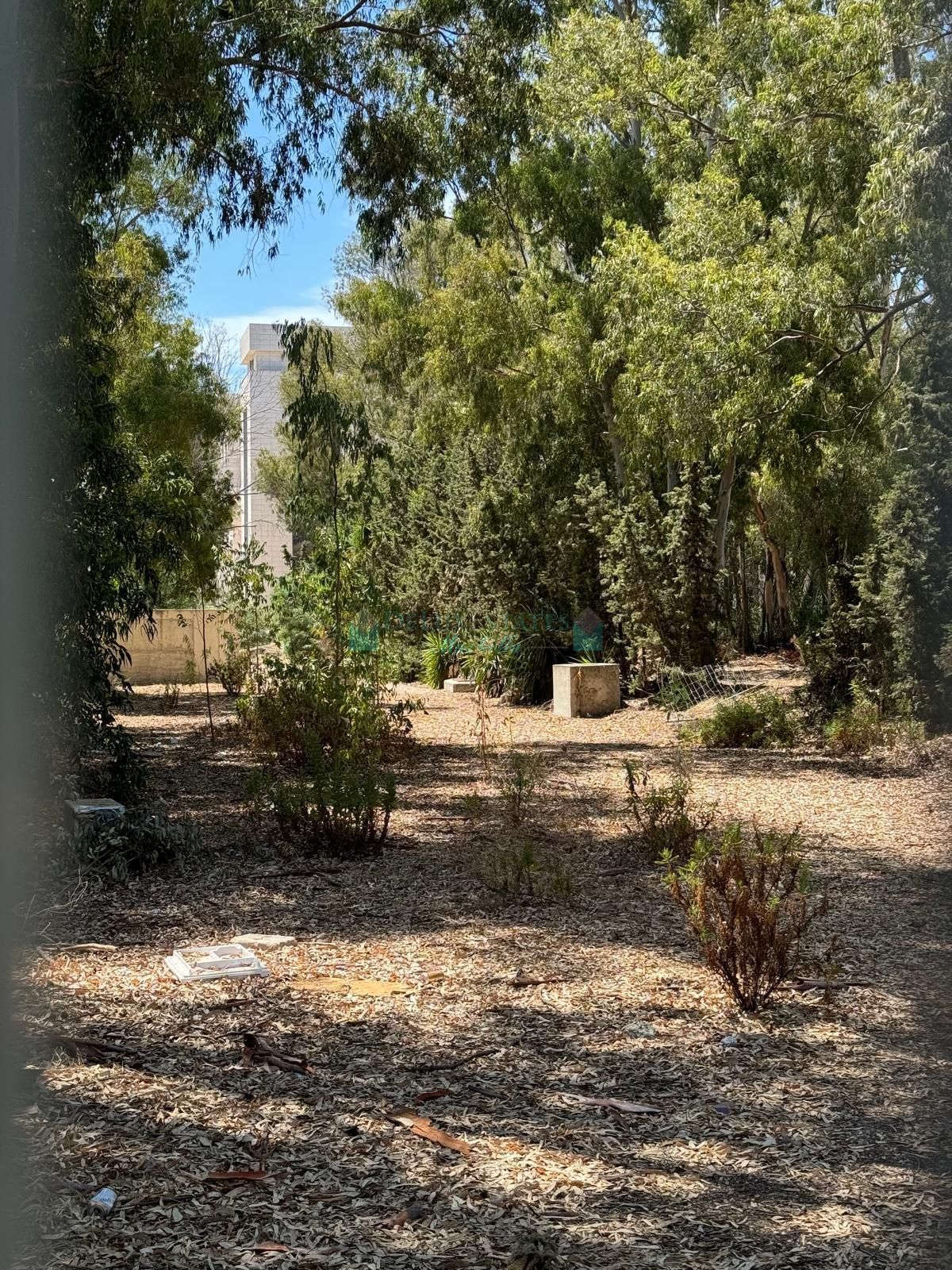 Industrial Land for sale in El Paraiso, Estepona