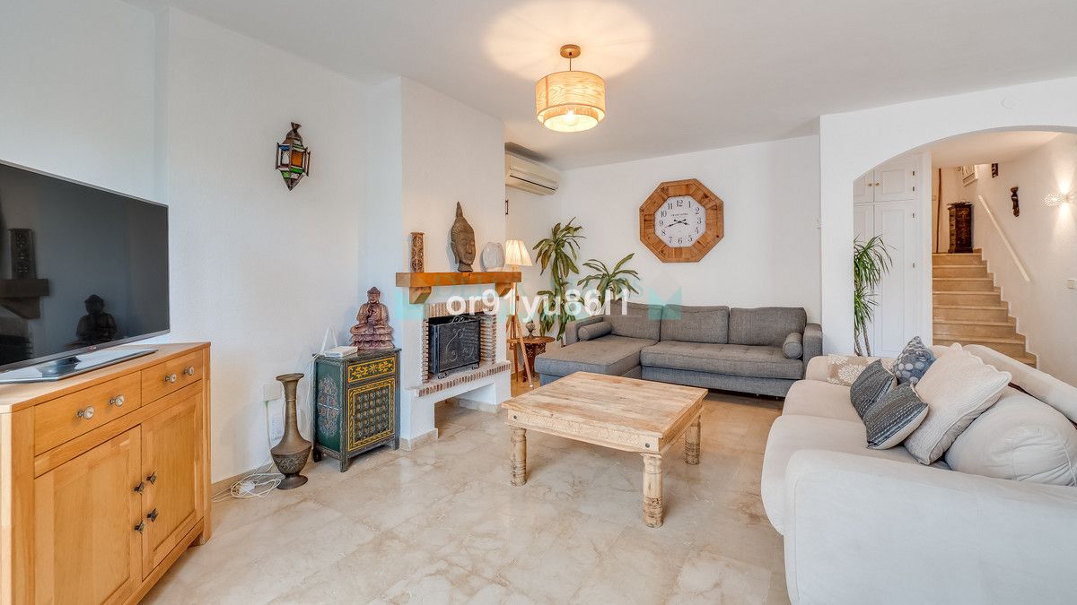 Town House for sale in Costabella, Marbella East