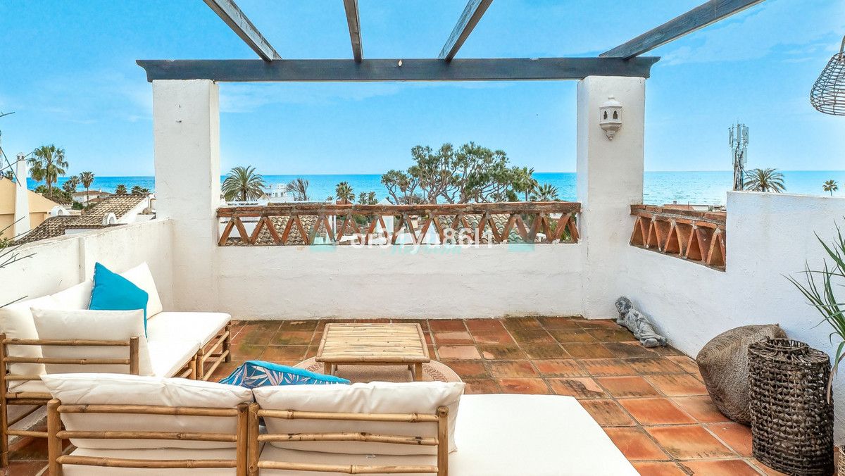 Town House for sale in Costabella, Marbella East