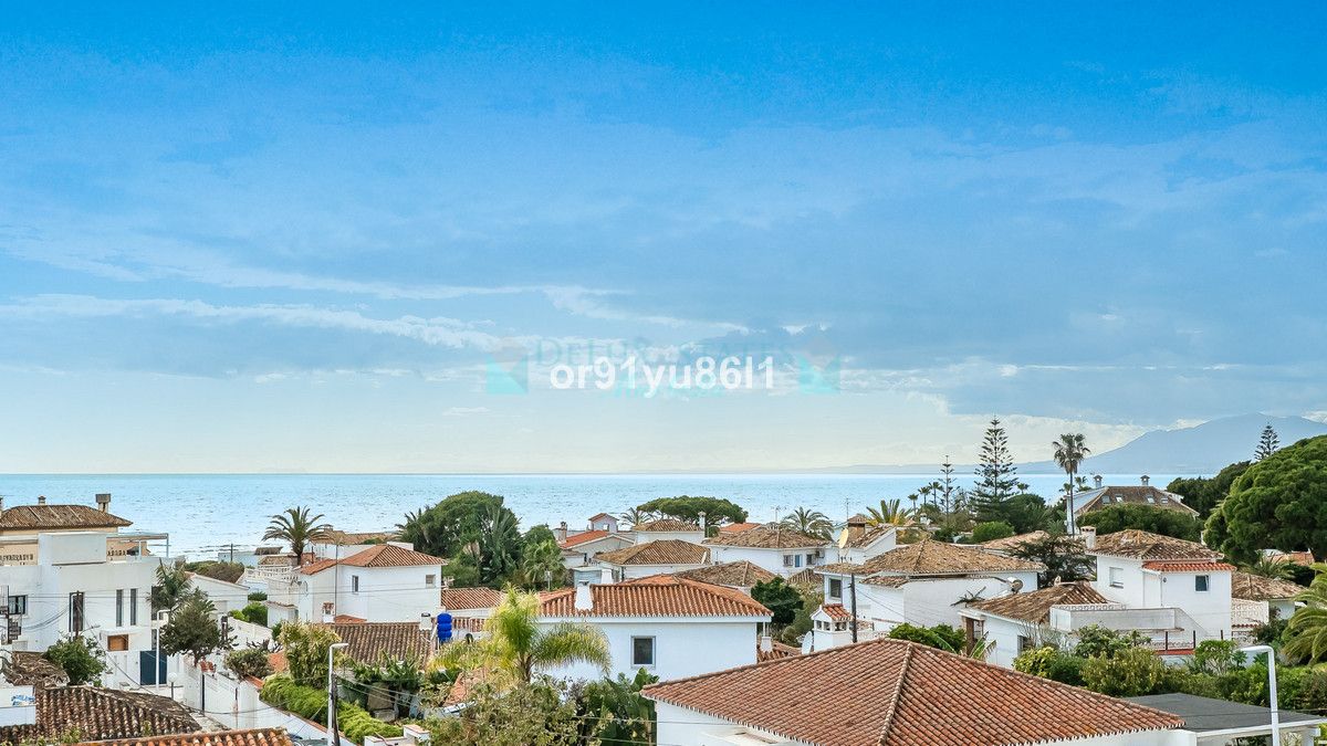 Town House for sale in Costabella, Marbella East