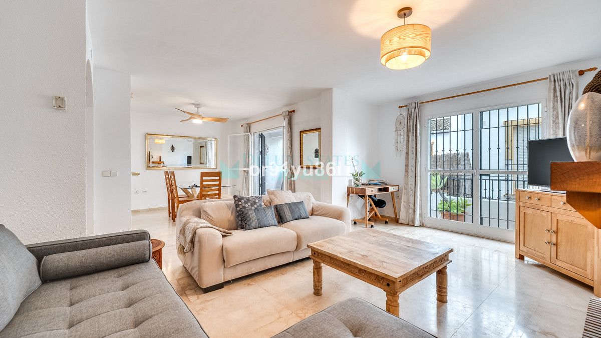 Town House for sale in Costabella, Marbella East