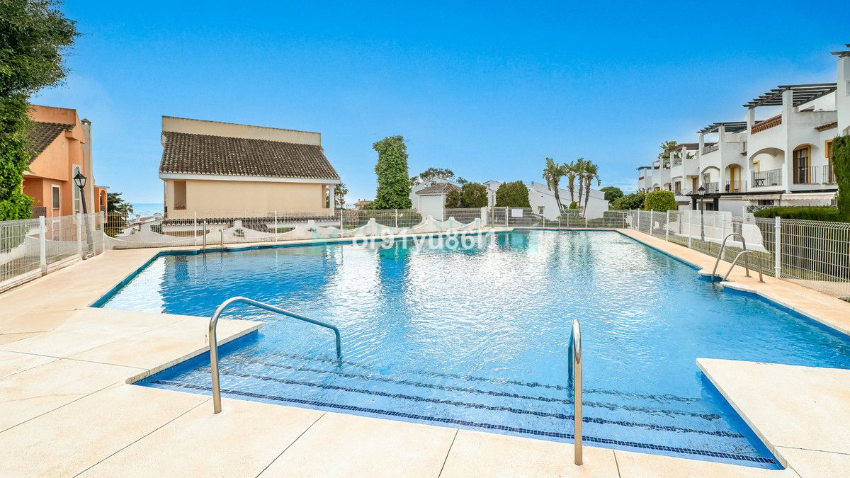 Town House for sale in Costabella, Marbella East