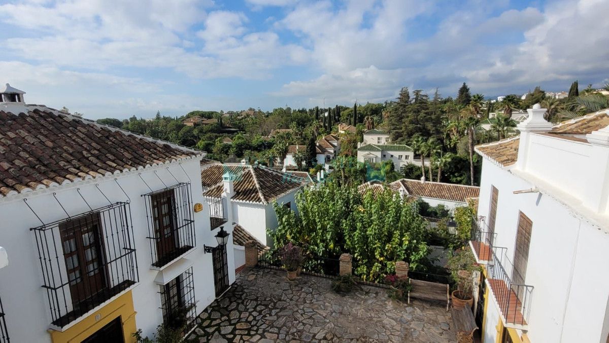 Town House for sale in Marbella Golden Mile