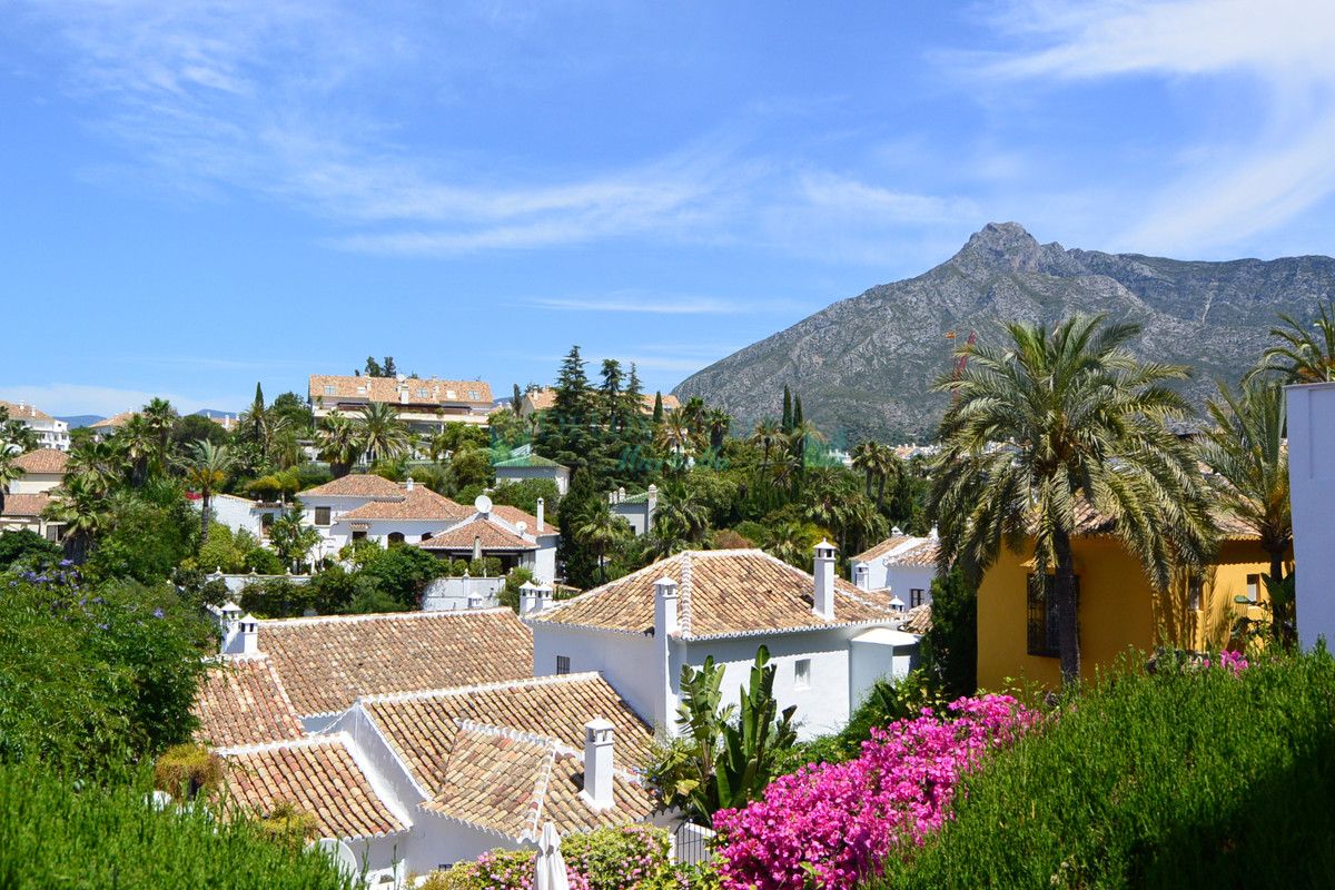 Town House for sale in Marbella Golden Mile