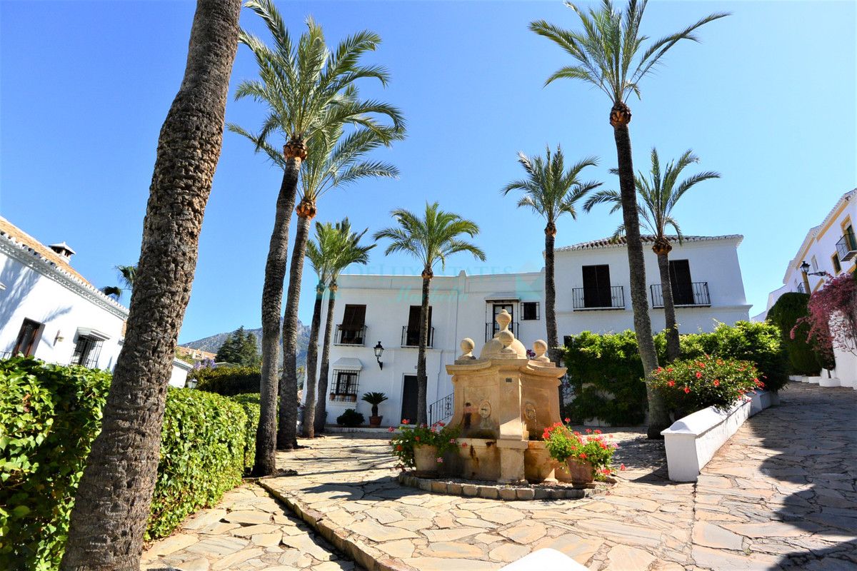 Town House for sale in Marbella Golden Mile