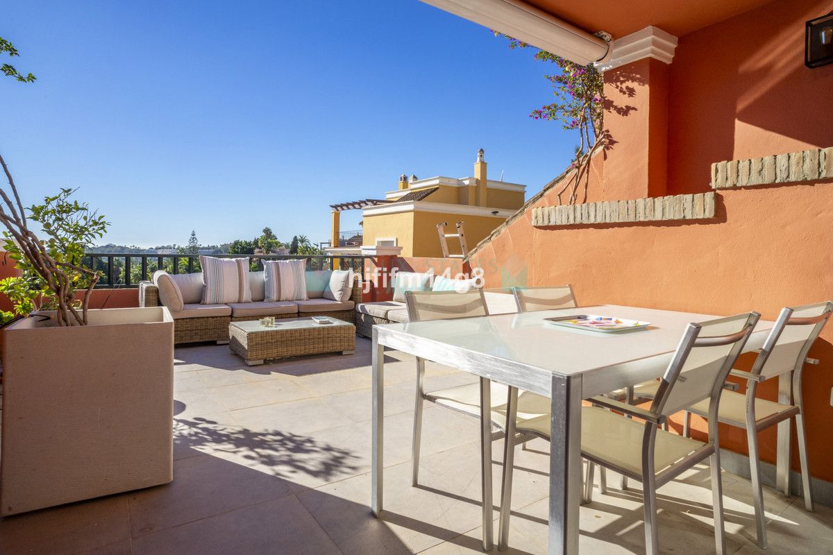 Town House for sale in Nueva Andalucia