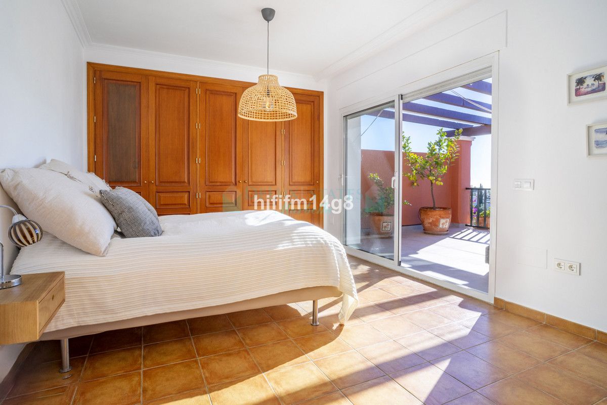 Town House for sale in Nueva Andalucia