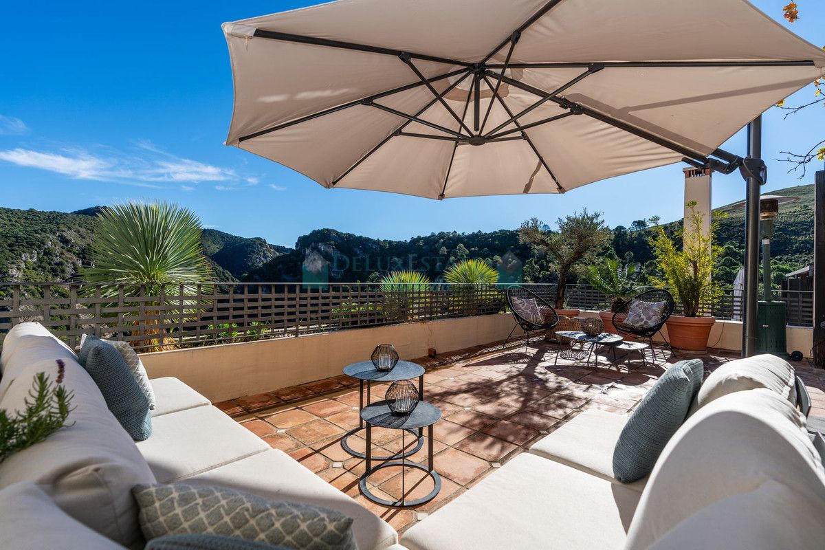 Town House for sale in Benahavis
