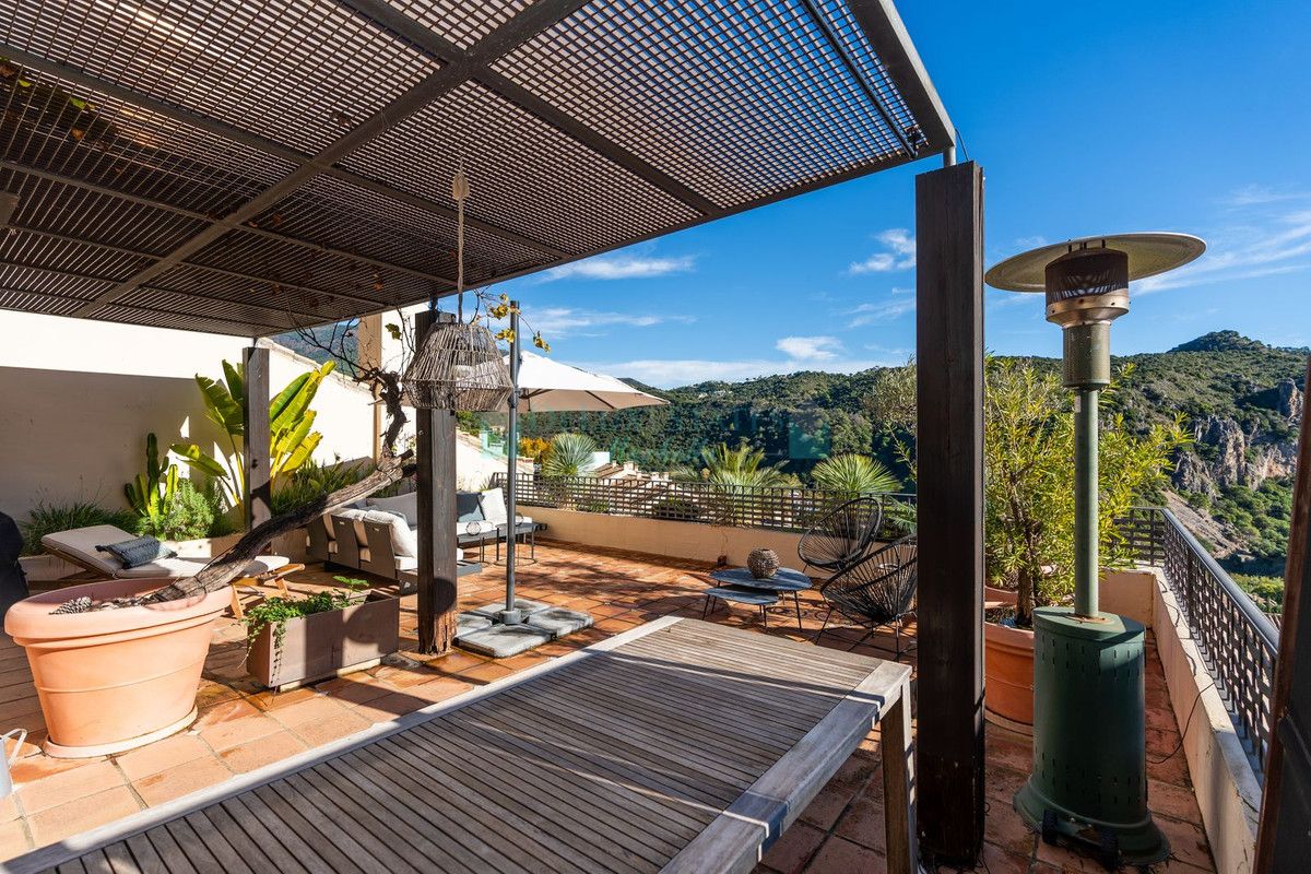 Town House for sale in Benahavis