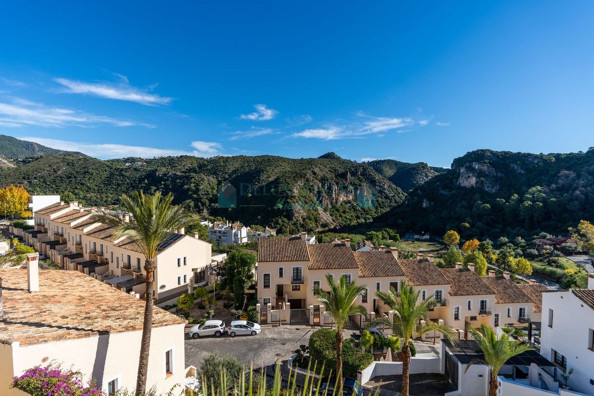 Town House for sale in Benahavis