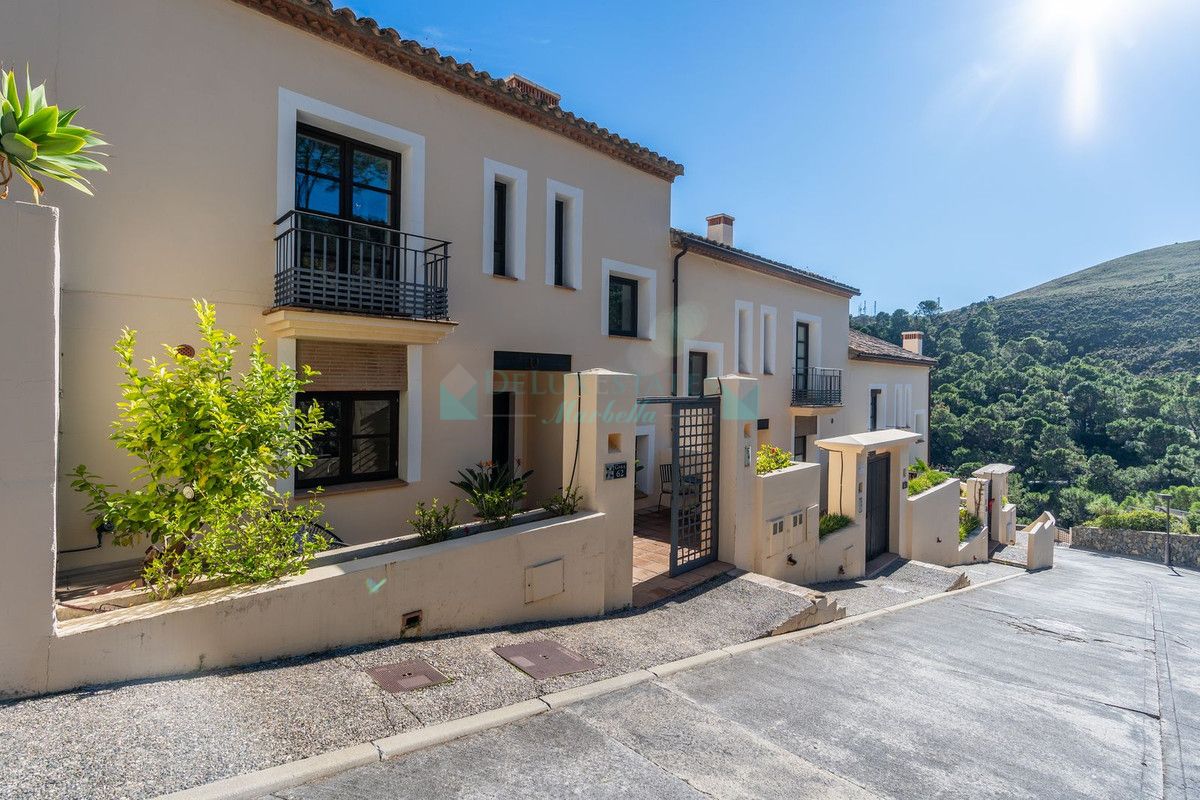 Town House for sale in Benahavis