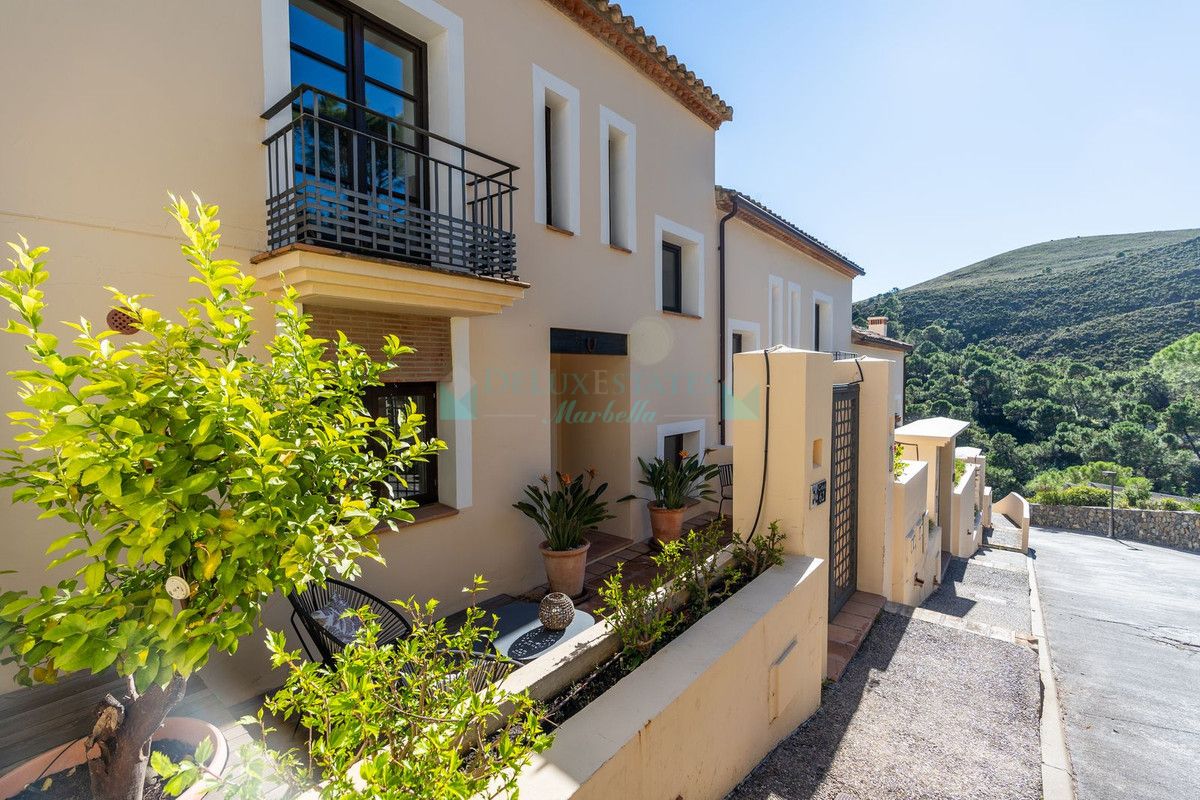Town House for sale in Benahavis