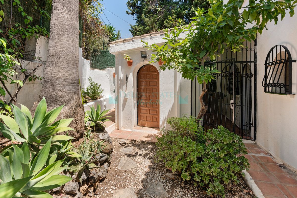 Villa for rent in Nueva Andalucia