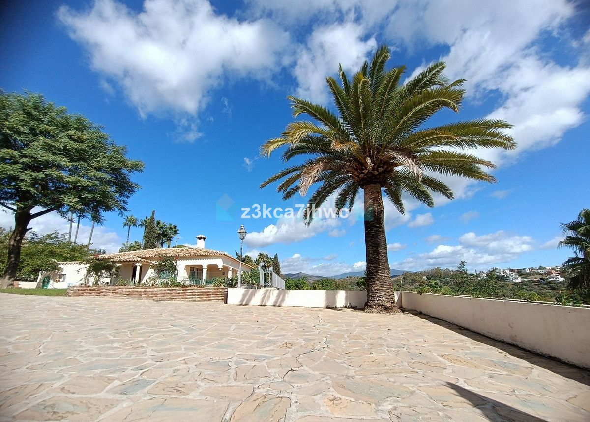 Finca en venta en Estepona