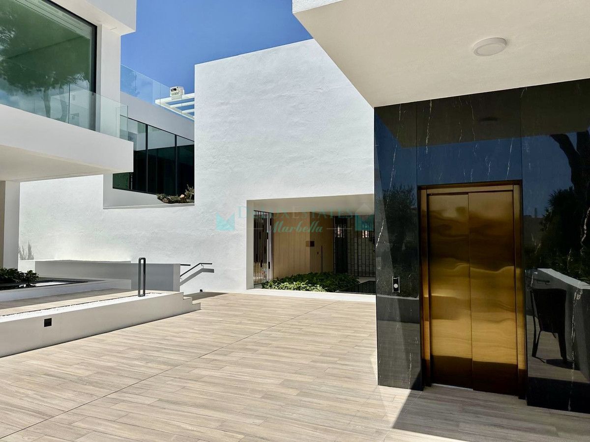 Villa Pareada en venta en Nueva Andalucia