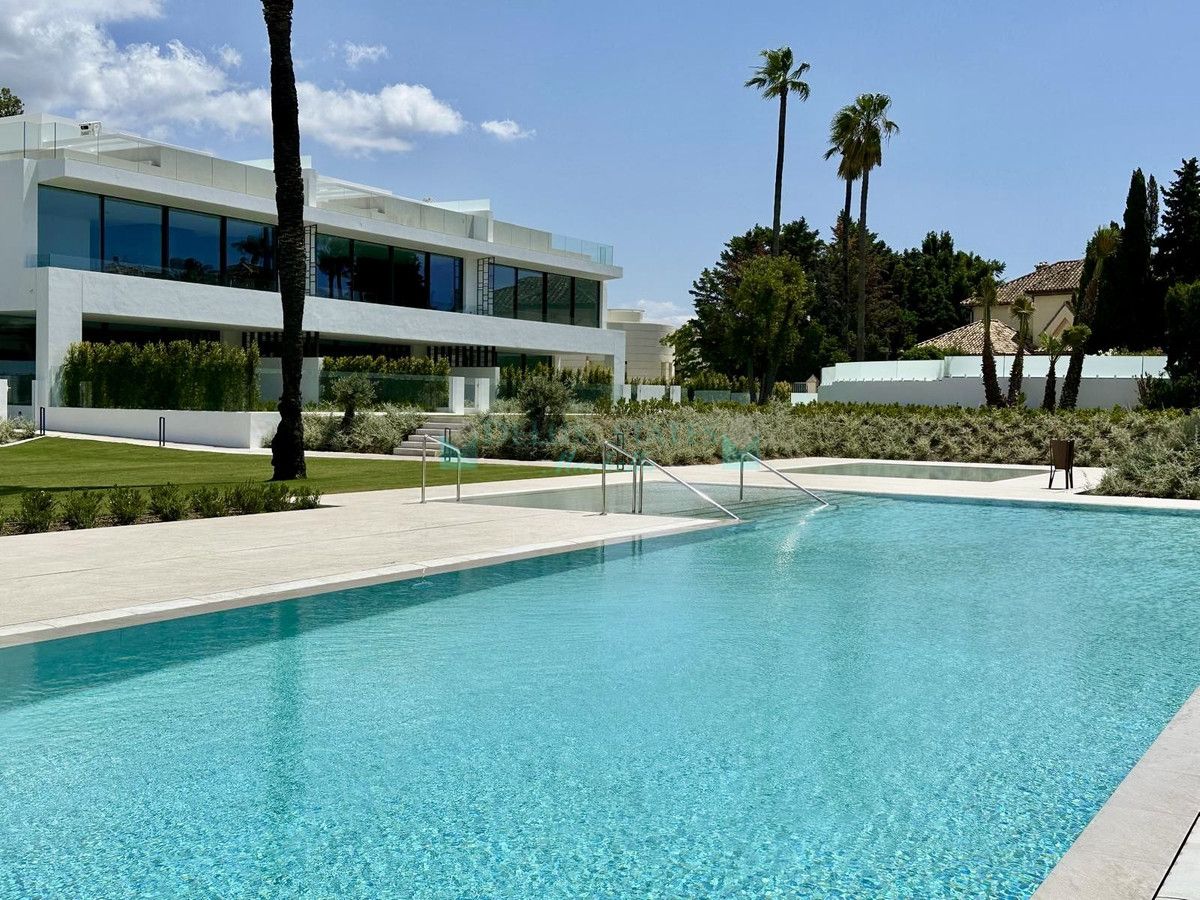 Villa Pareada en venta en Nueva Andalucia