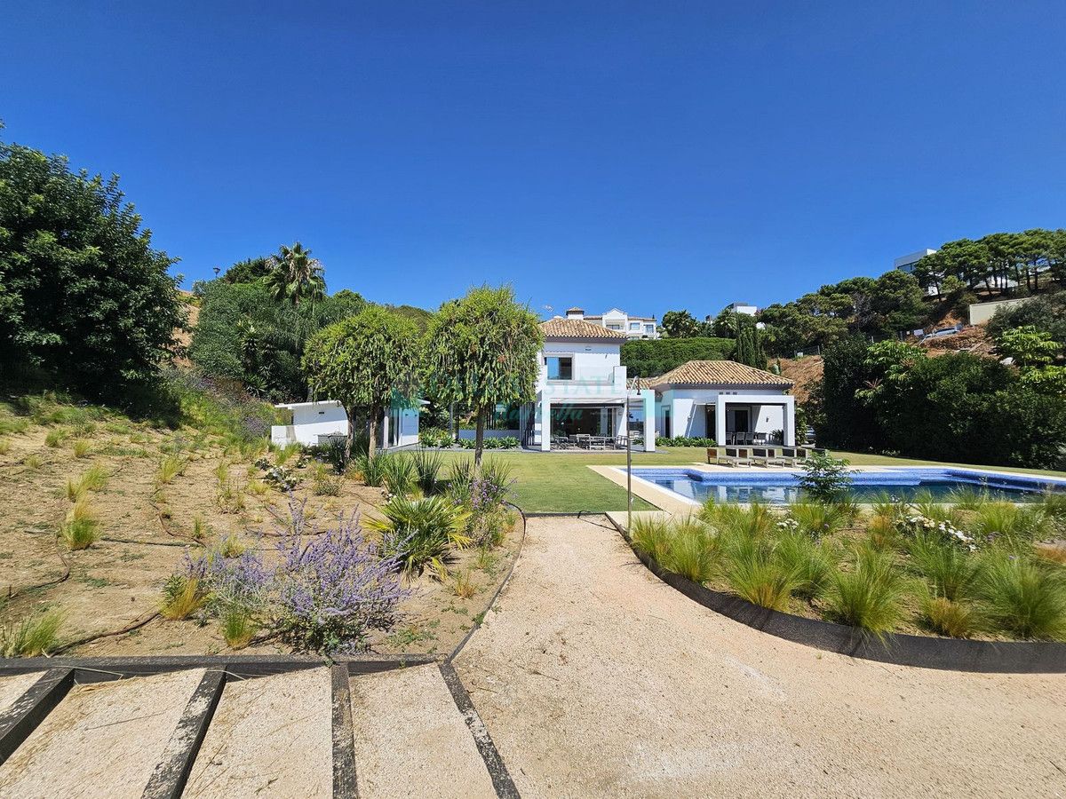 Villa for sale in Benahavis