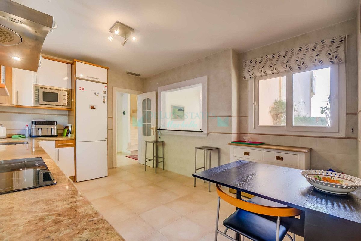 Adosado en venta en Artola, Marbella Este
