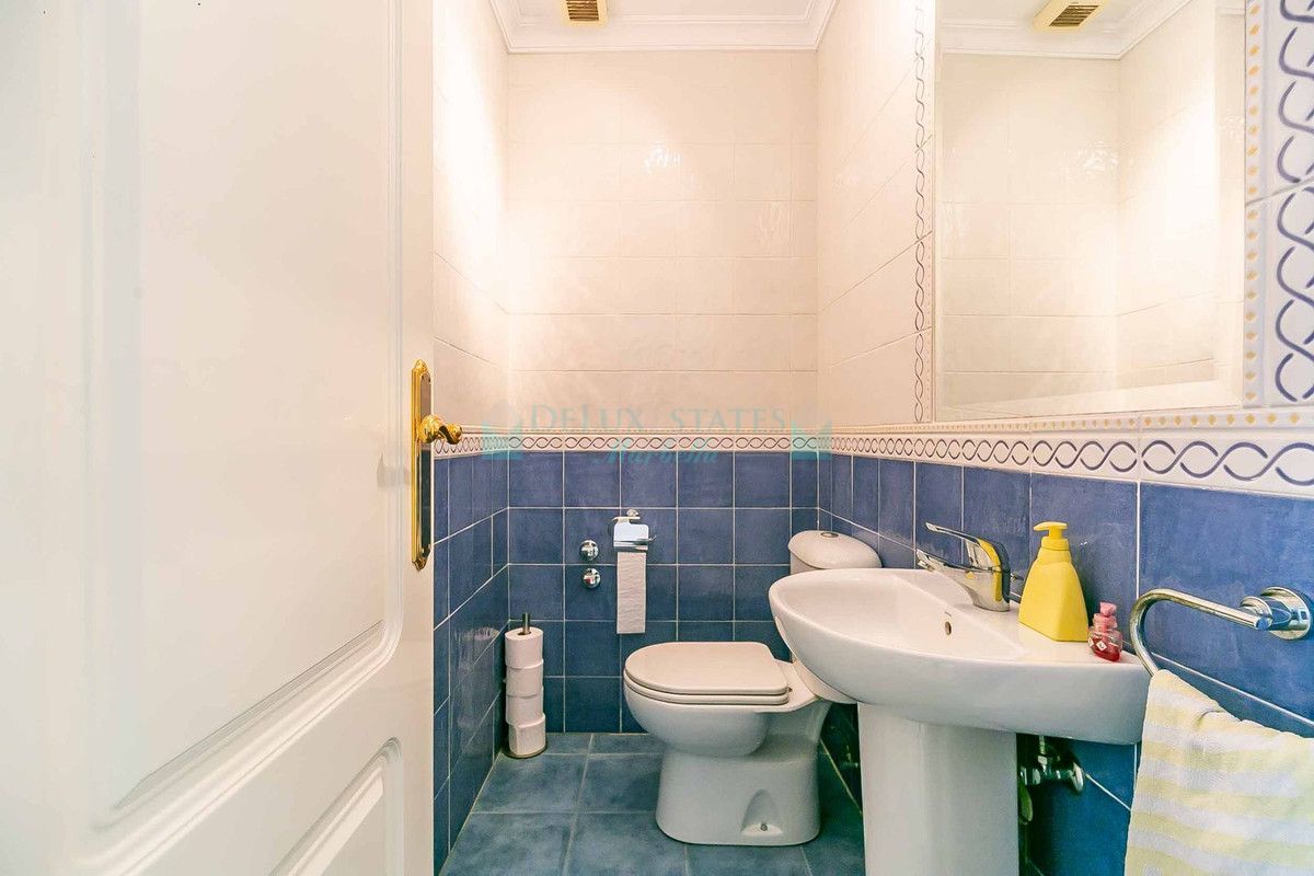 Adosado en venta en Artola, Marbella Este