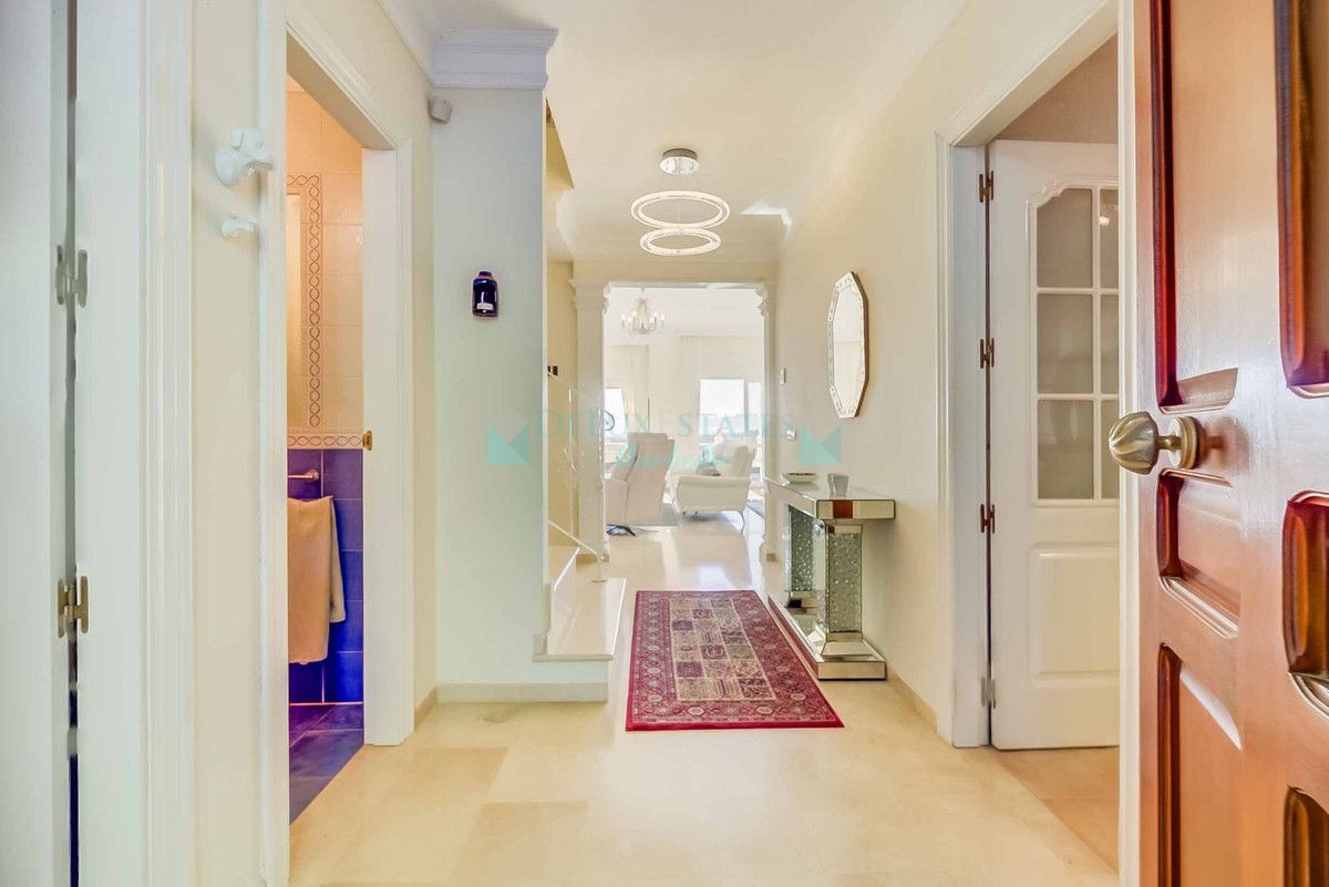 Adosado en venta en Artola, Marbella Este