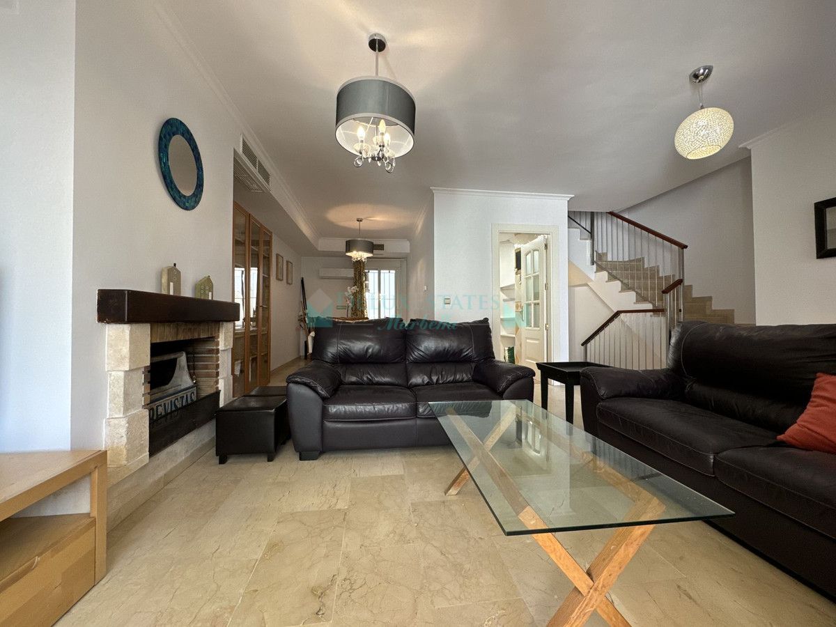 Adosado en alquiler en Las Chapas, Marbella Este