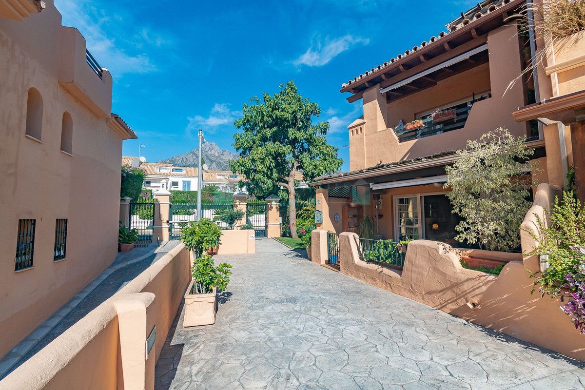 Town House for sale in Nagüeles, Marbella Golden Mile