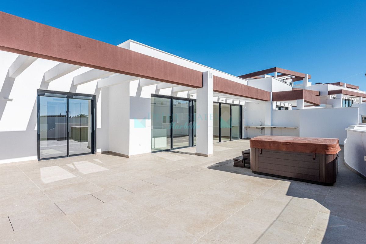 Penthouse for sale in Estepona