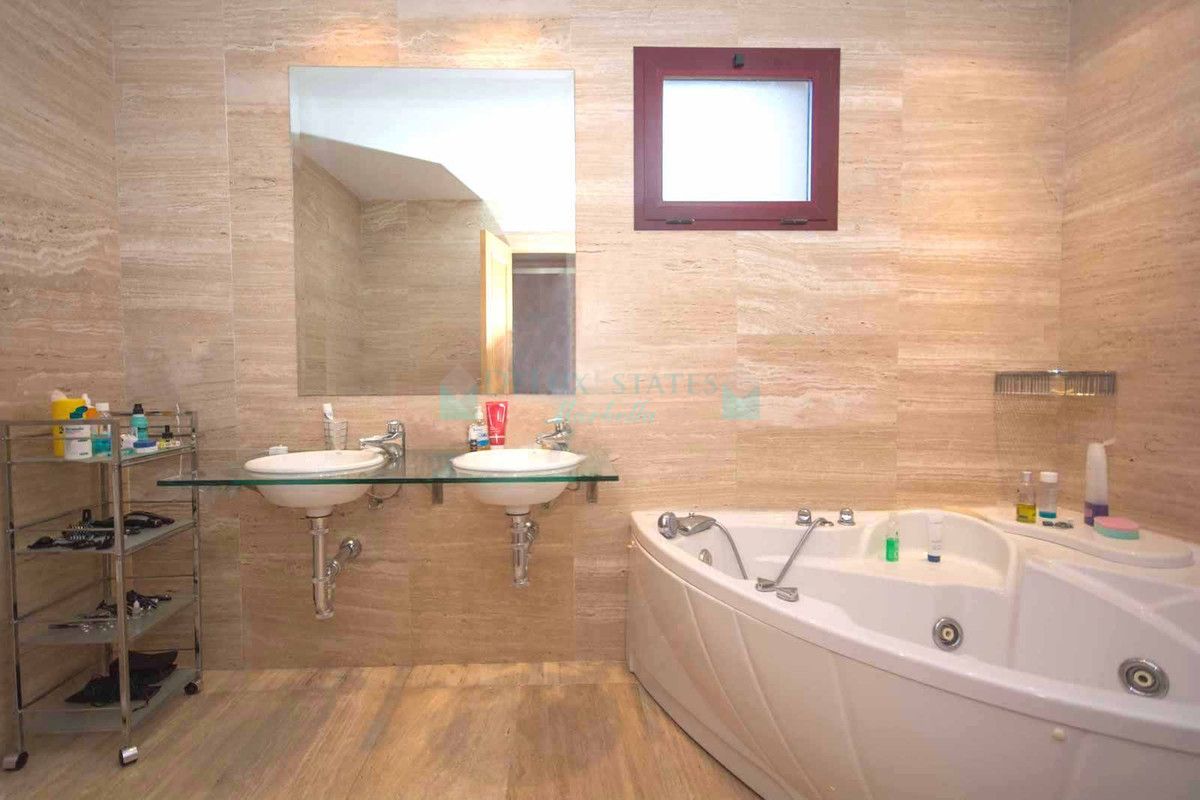 Apartamento Planta Baja en venta en New Golden Mile, Estepona