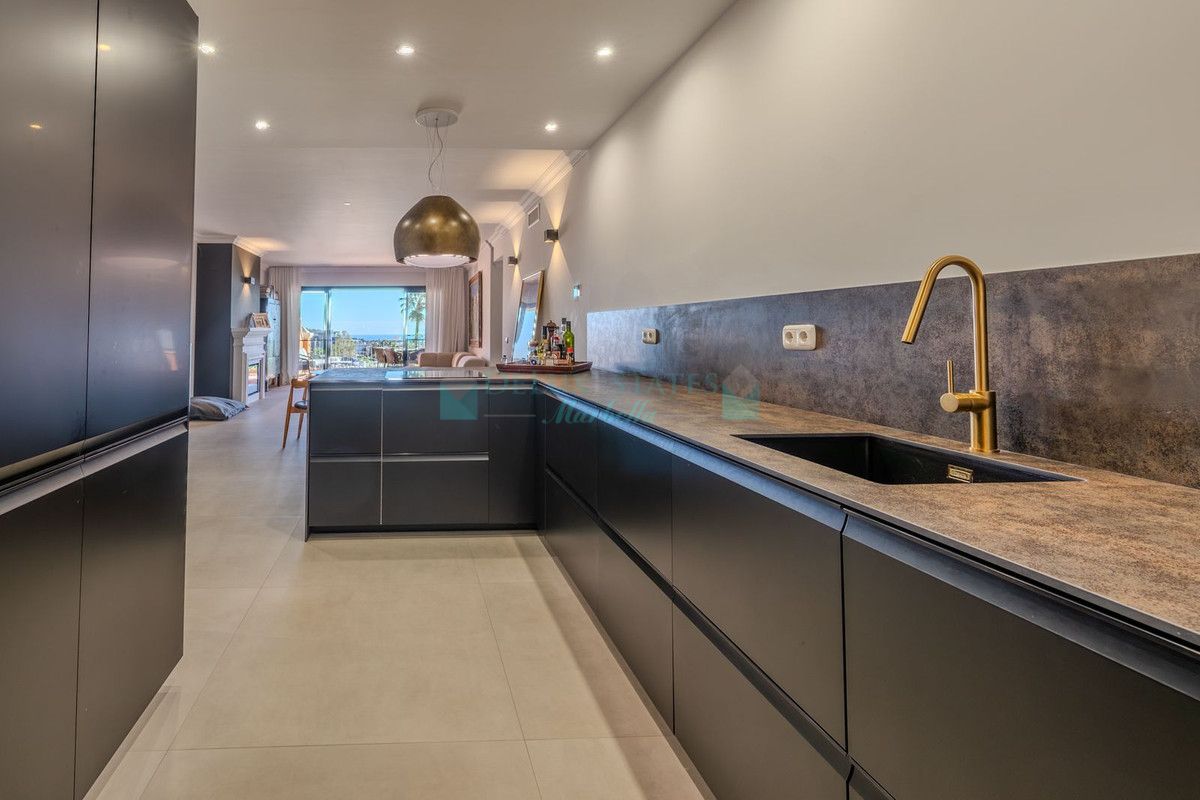 Apartamento en venta en Monte Halcones, Benahavis