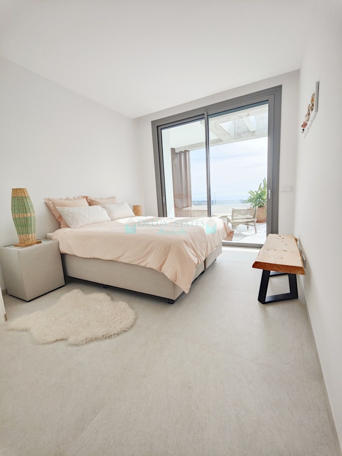 Apartamento en venta en Benahavis