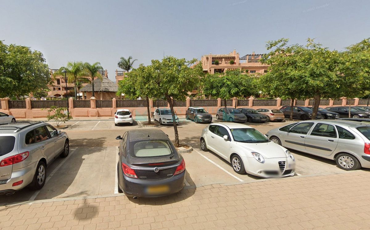 Apartamento en venta en Atalaya, Estepona