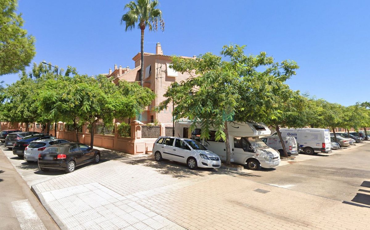 Apartamento en venta en Atalaya, Estepona