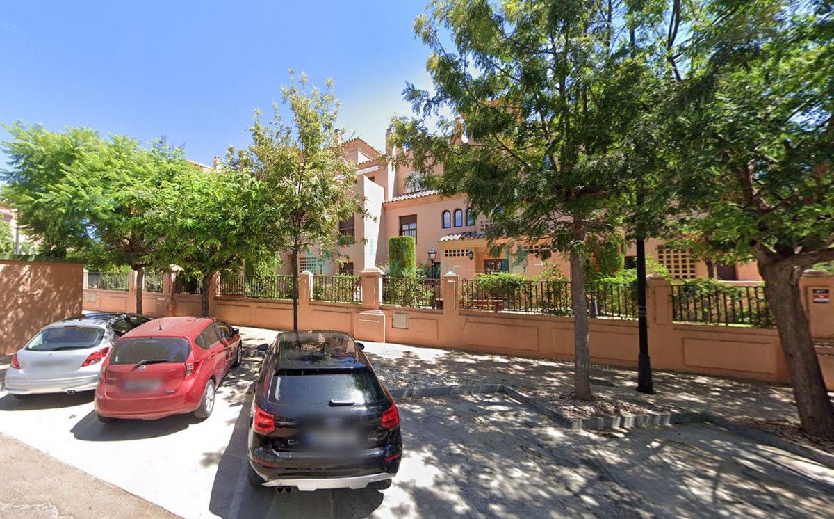 Apartamento en venta en Atalaya, Estepona